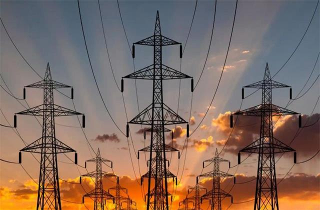 भारत में बिजली की मांग 4% बढ़ेगी, सौर और पवन ऊर्जा में भी तेज उछाल