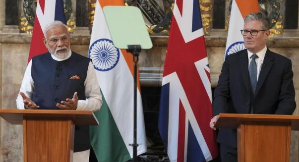 UK में भारतीय योगा टीचर, शेफ, आर्किटेक्ट और म्यूजिशियन को मिला मौका, हर साल 1,800 प्रोफेशनल्स को वीज़ा
