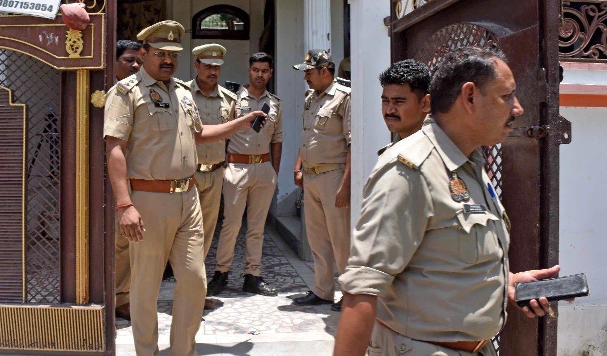 बस्ती में दोहरे हत्याकांड का वांछित आरोपी मुठभेड़ के बाद गिरफ्तार
