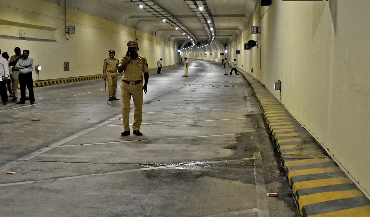 6,85500 रुपये की लूट, मिर्च पाउडर का इस्तेमाल, पालघर में शादी के कार्ड की मदद से पुलिस ने लूट का मामला सुलझाया, पीड़ित का भाई गिरफ्तार