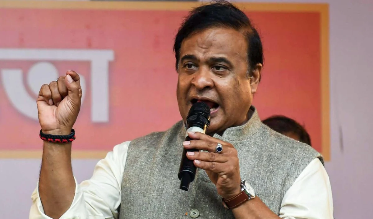 असम चुनाव में पाकिस्तानी दखल? मुख्यमंत्री हिमंत बिस्वा सरमा का कांग्रेस पर सनसनीखेज आरोप, पत्नी के अपमान पर FIR दर्ज
