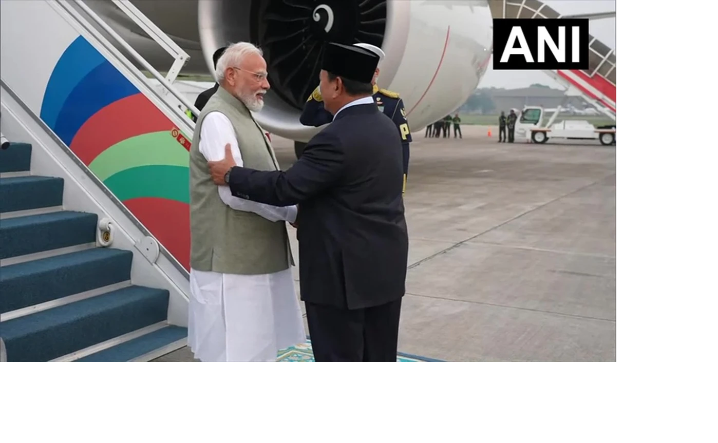 Indonesia की धरती पर PM Modi के कदम रखते ही जो हुआ, उसे देखकर पूरी दुनिया को चौंकना ही था