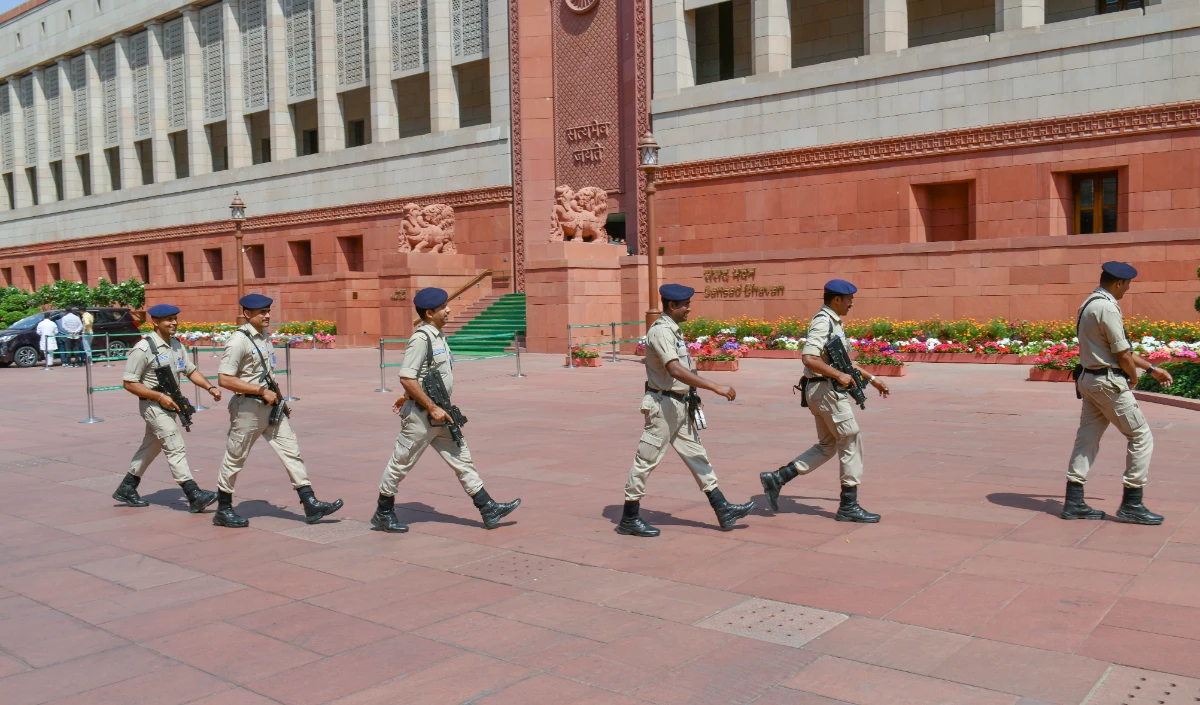नयी दिल्ली में बुधवार शाम को यातायात पर रोक: पुलिस