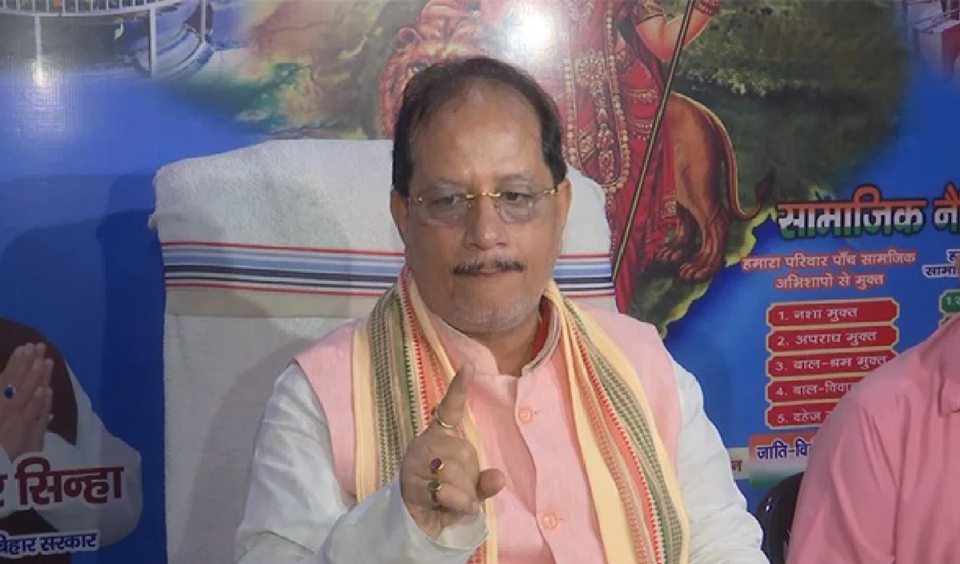 कद घटा या जिम्मेदारी बदली? क्या बिहार BJP में साइडलाइन हो गए विजय सिन्हा