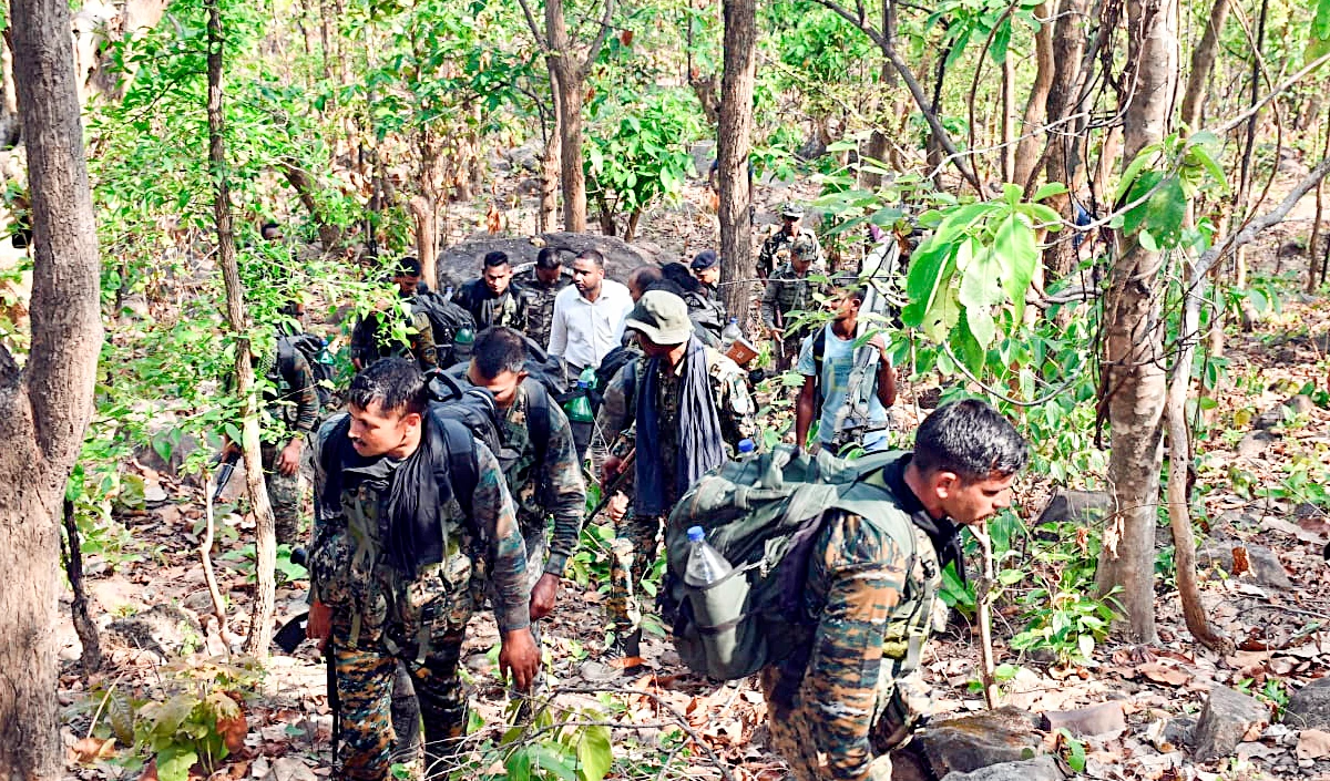 माओवादियों ने सुकमा में प्रेशर बम से किया अटैक, छत्तीसगढ़ के ASP हुए शहीद, 2 पुलिसकर्मी घायल