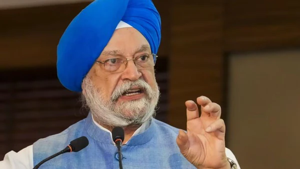 E25 Ethanol Petrol पर सरकार का बड़ा अपडेट, मंत्री हरदीप पुरी बोले- अभी सिर्फ टेस्टिंग, लॉन्च पर नहीं हुआ फैसला
