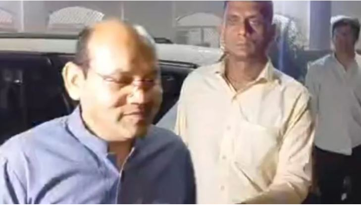 हरदोई में बसपा नेता पर CBI की कार्रवाई: बैठक के बीच पूर्व जिलाध्यक्ष सुरेश चंद्र चौधरी हिरासत में, घूस लेने का आरोप