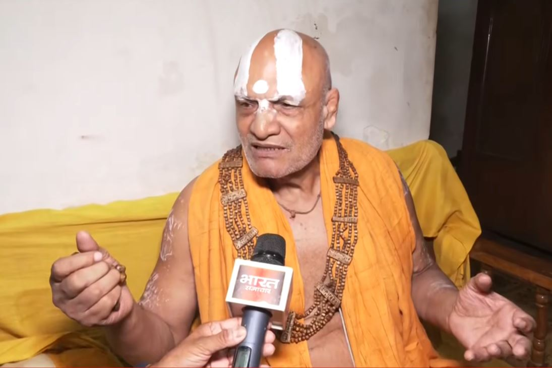 मंदिर नहीं बनिया की दुकान चला रहे थे चंपत कंपनी, जमीन घोटाला किया, रामधन गबन पर महंत धर्मदास का सनसनीखेज आरोप