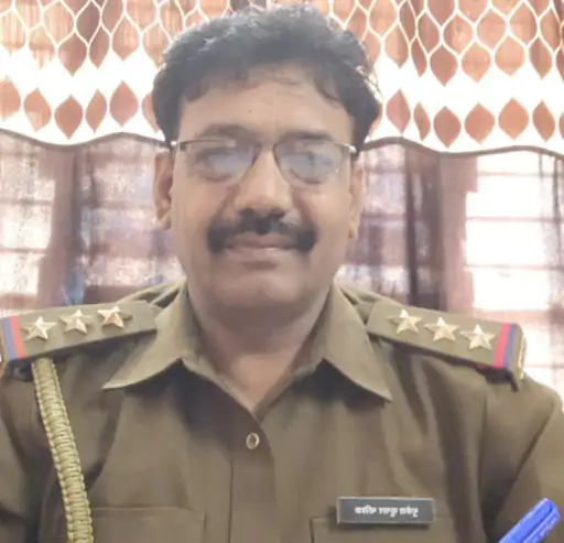 शराब की मांग करने वाले बरसाना थाना प्रभारी को निलंबित