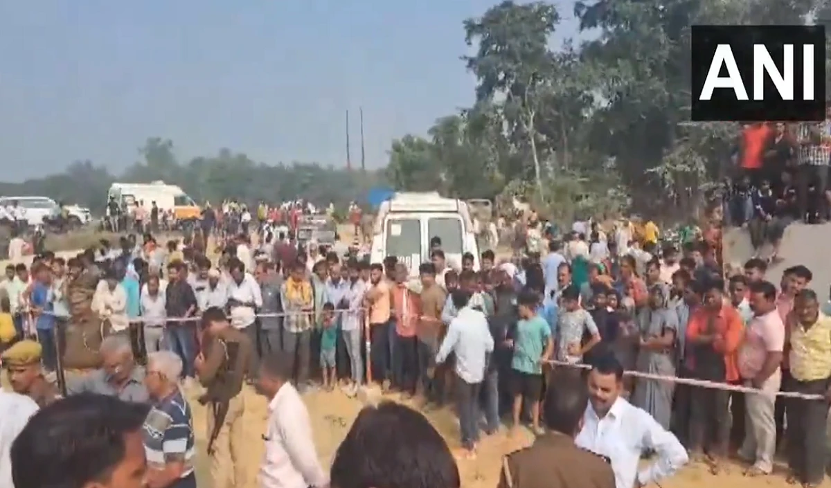 UP के कासगंज में बड़ा हादसा, मिट्टी का टीला धंसने से 4 महिलाओं की मौत, सीएम योगी ने जताया दुख