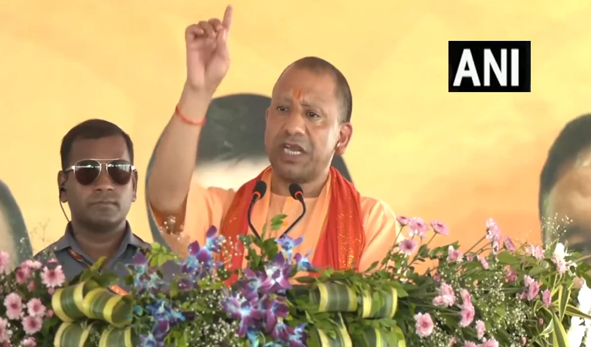 खड़गे के आतंकी वाले बयान पर CM Yogi का पलटवार, बोले- मेरे लिए देश सबसे पहले, तुष्टिकरण की राजनीति करती है कांग्रेस