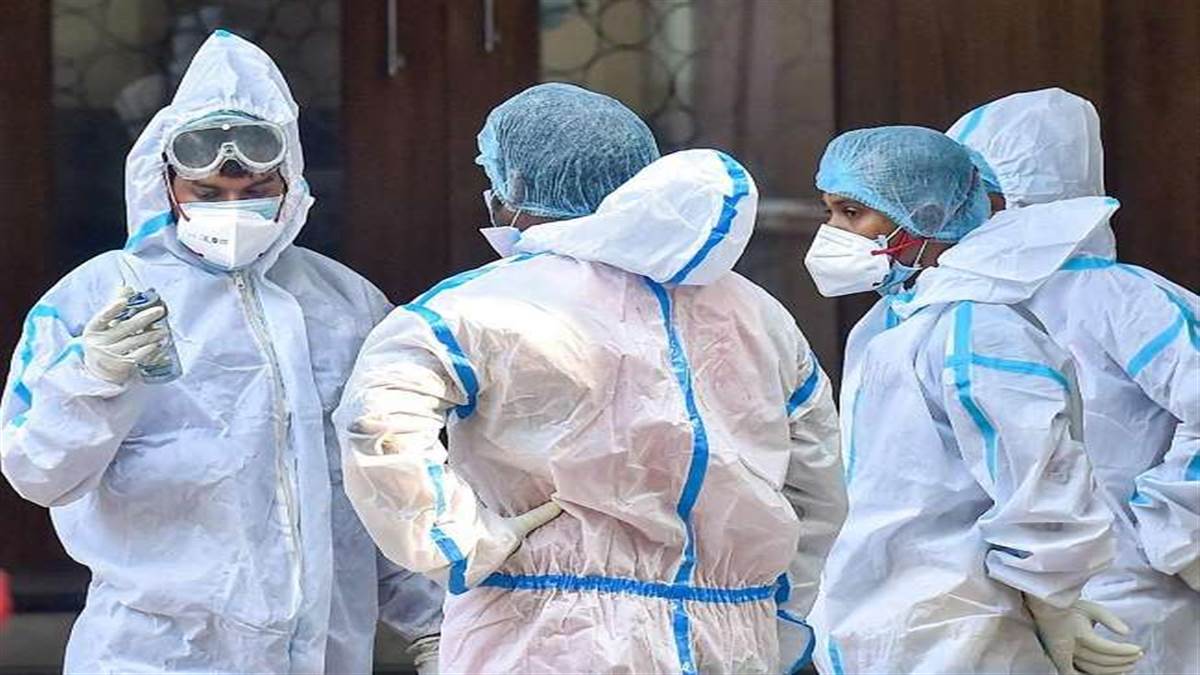 एक दिन घटने के बाद फिर बढ़े कोरोना केस 24 घंटे में 8826 नए मामले