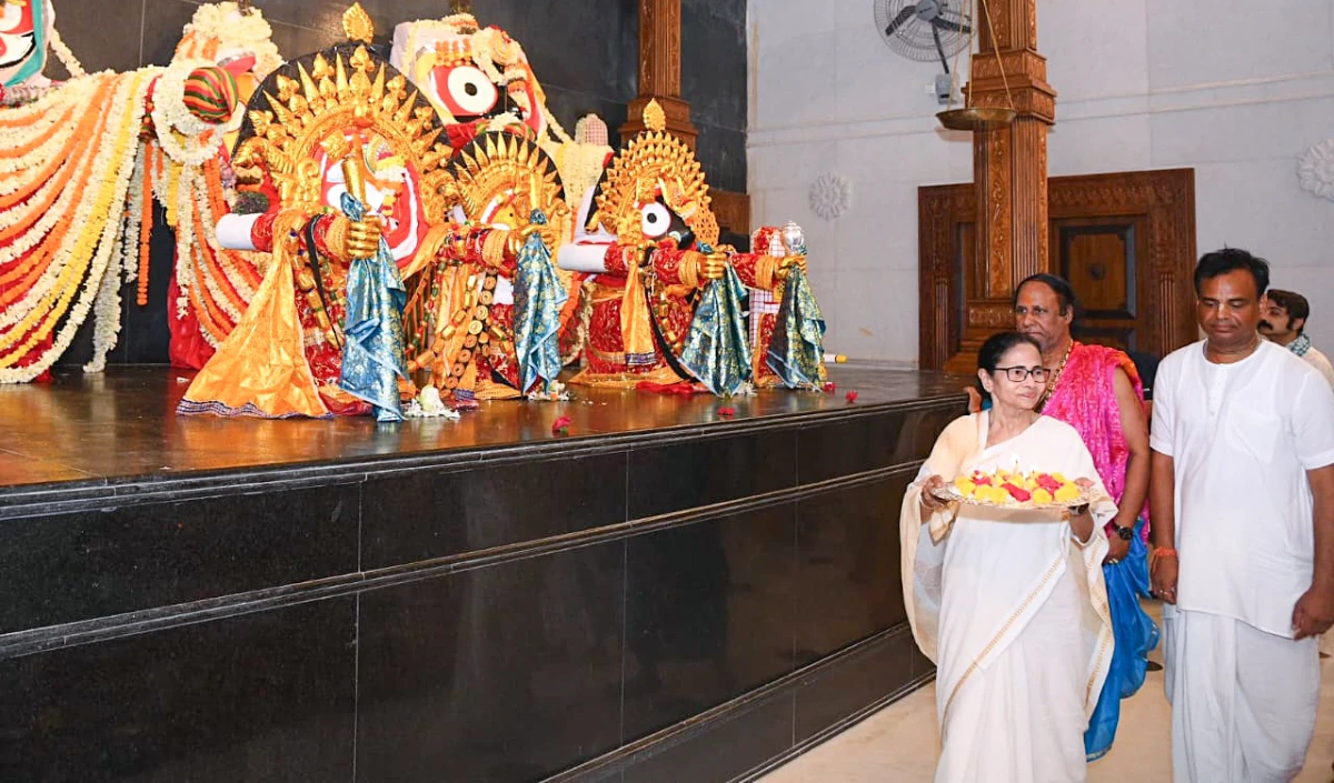 बंगाल की मुख्यमंत्री ममता बनर्जी ने स्वतंत्रता दिवस के मौके पर राज्यपाल बोस से मुलाकात की