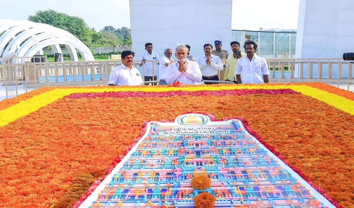 करुणानिधि की स्मारक पर DMK ने बनाई मंदिर की रेप्लिका, BJP बोली- यह हिंदू आस्था पर हमला