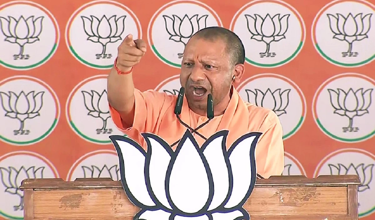 विदेशी आक्रांताओं का महिमामंडन देशद्रोह की तरह औरंगजेब विवाद के बीच CM Yogi की हुंकार
