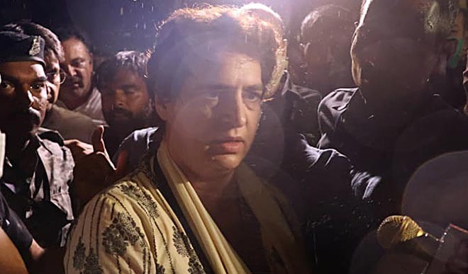 प्रियंका की हिरासत पर कांग्रेसियों का बवाल, गाड़ियों में हॉर्न की जगह बजेंगी भारतीय वाद्ययंत्रों की धुनें