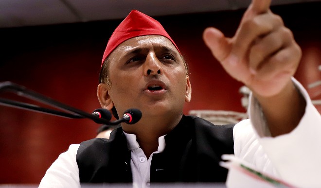 प्रियंका गांधी से जुड़े सवाल पर भड़के अखिलेश यादव कहा वो कमरे में बंद थी उन्हें हमारा संघर्ष नहीं दिखा