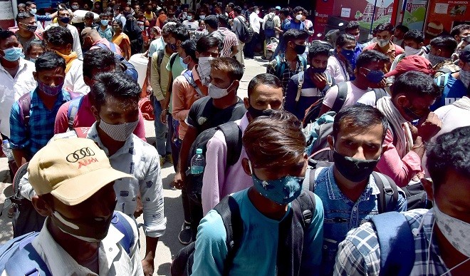 यात्रीगण ध्यान दें! ट्रेन में यात्रा के दौरान करें यह काम नहीं तो देना होगा 500 का जुर्माना