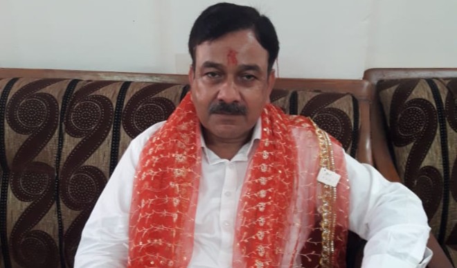 मंदिर में आने जाने के लिये सुरक्षा कारणों से अलग अलग रास्ते बनाए गए हैं मंदिर अधिकारी