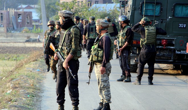 J&K के पुंछ जिले में आतंकवादियों के साथ मुठभेड़ में JCO समेत दो सैन्यकर्मी शहीद