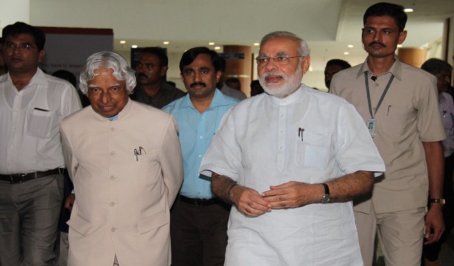 PM मोदी ने पूर्व राष्ट्रपति एपीजे अब्दुल कलाम को दी श्रद्धांजलि