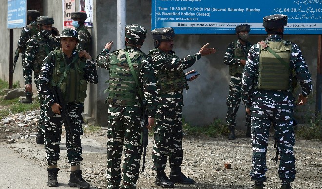 रायपुर रेलवे स्टेशन पर ट्रेन की बोगी में ग्रेनेड विस्फोट, सीआरपीएफ के 6 जवान घायल