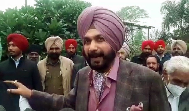 सिद्धू ने सोनिया गांधी को लिखा पत्र, फिर उठाया पंजाब से जुड़े मुद्दे