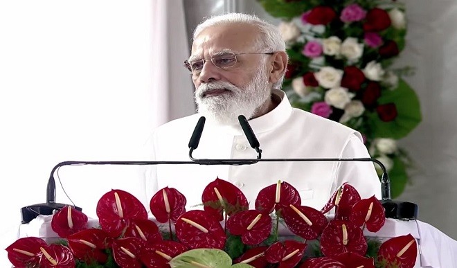 कुशीनगर एयरपोर्ट का PM मोदी ने किया उद्घाटन, कहा- सबके साथ और प्रयास से हो रहा देश का विकास