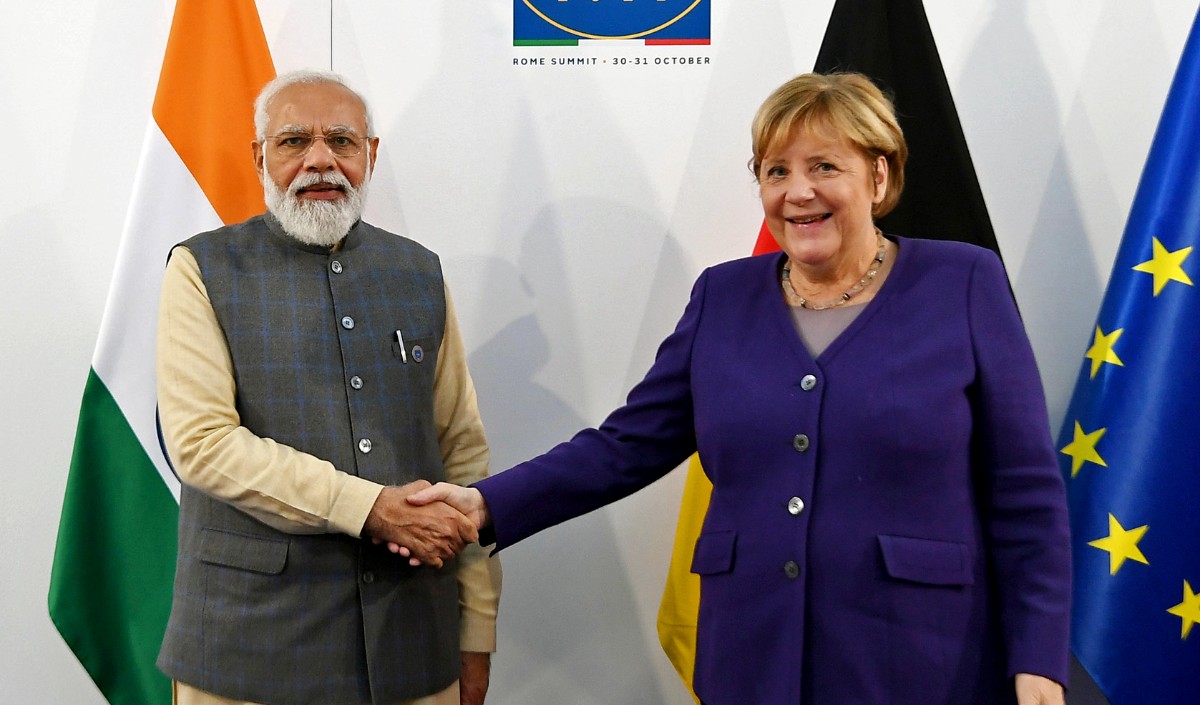 प्रधानमंत्री मोदी ने जर्मनी की चांसलर मर्केल के साथ द्विपक्षीय संबंधों पर विस्तृत चर्चा की