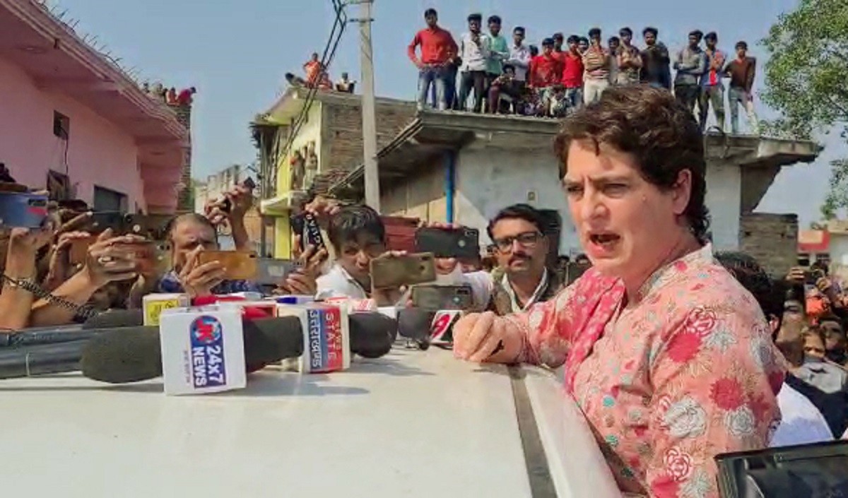 प्रियंका गांधी ने जारी किया महिलाओं के लिए अलग घोषणा पत्र