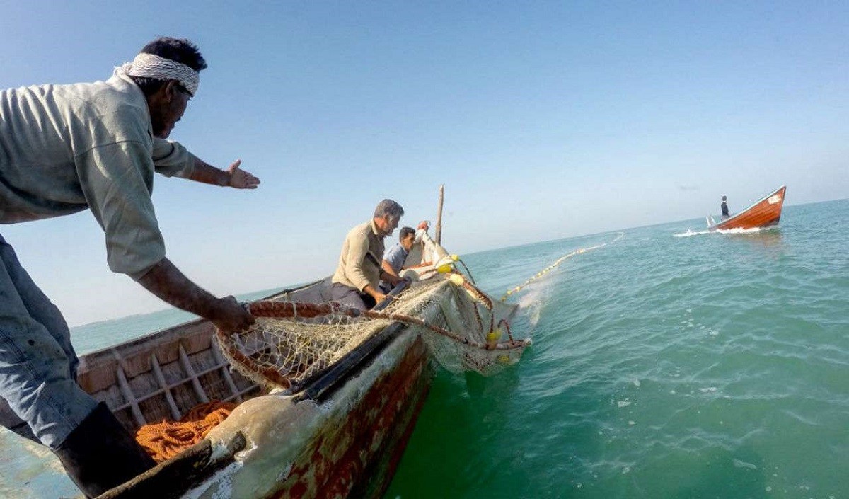 गुजरात तट पर पाकिस्तानी नौसेना ने की गोलीबारी, एक भारतीय मछुआरे की मौत
