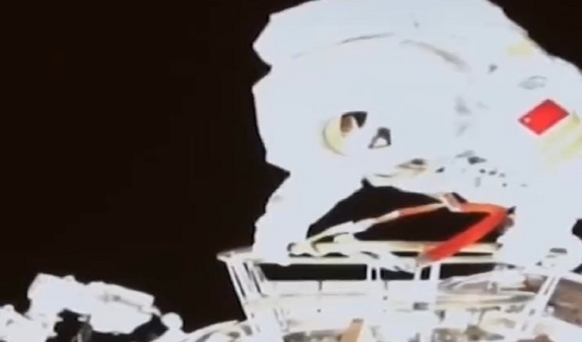 एस्ट्रोनॉट वांग यापिंग ने रचा इतिहास, अंतरिक्ष में चहलकदमी करने वाली बनीं पहली महिला