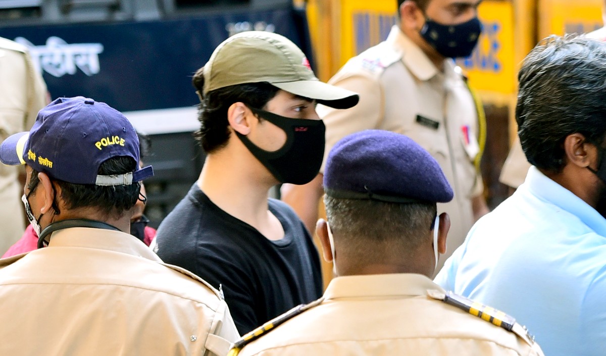 Aryan Khan Drug Case | हल्के बुखार के कारण दूसरी बार भी एनसीबी के सामने पेश नहीं हुए आर्यन खान