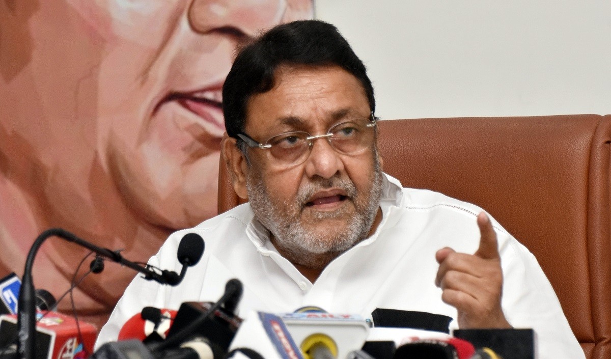 नवाब मलिक का फडणवीस पर अंडरवर्ल्ड से संपर्क रखने का आरोप, बड़ा खुलासा