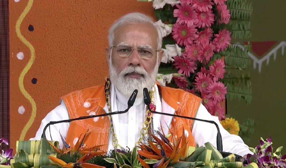 जनजातीय परिवारों ने देश को बचाने में निभाई अहम भूमिका, तेजी से हो रहा टीकाकरण PM मोदी