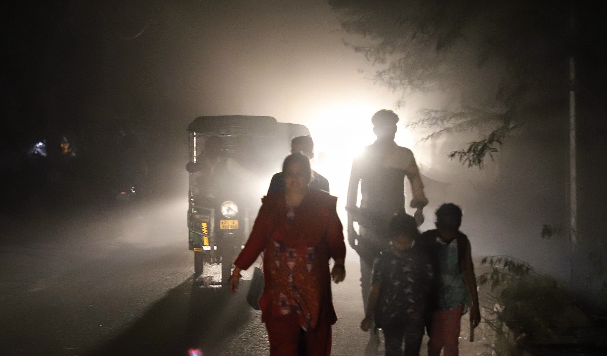 दिल्ली में स्कूल-कॉलेज अगले आदेश तक बंद, निर्माण गतिविधियां भी रहेंगी बंद