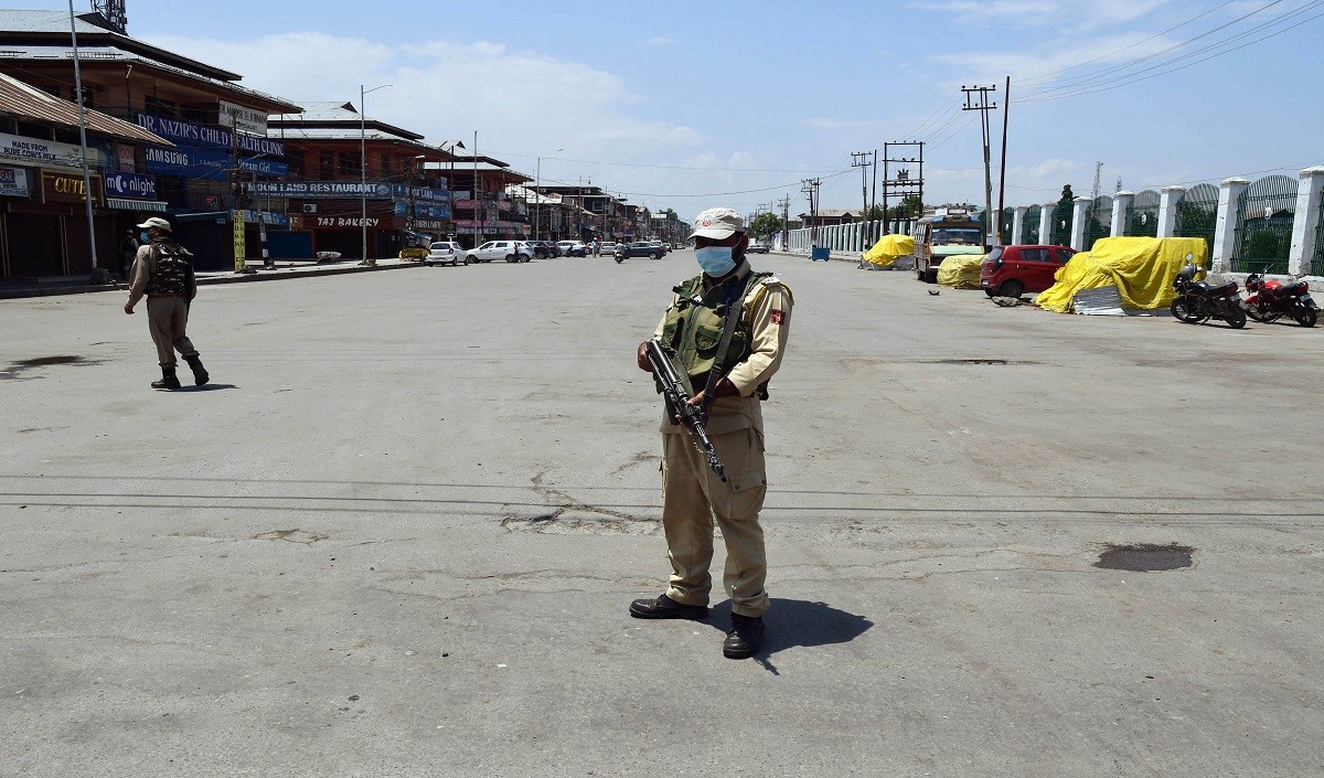 जम्मू कश्मीर में सेना का आंतक पर तोबड़तोड़ प्रहार, TRF के शीर्ष कमांडर समेत 5 आतंकी मुठभेड़ में ढेर