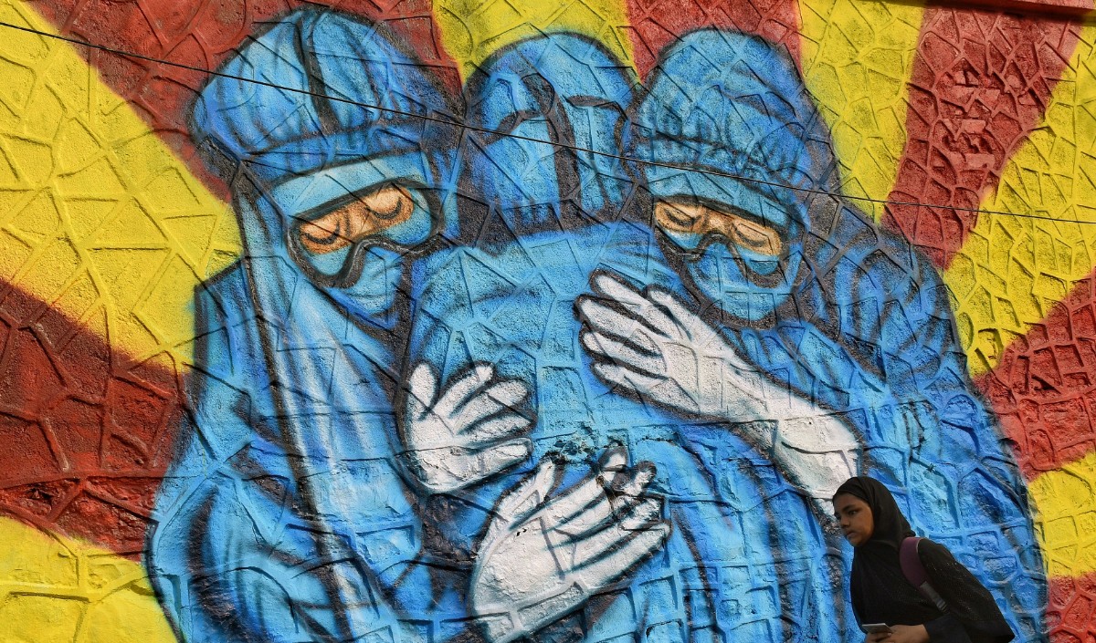 भारत में कोविड-19 के 10,302 नए मामले, उपचाराधीन मरीजों की संख्या घटी