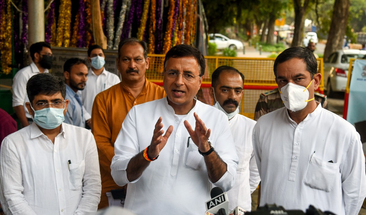 किसानों को काले कानूनों के फायदे नहीं बता पाए प्रधानमंत्री: कांग्रेस