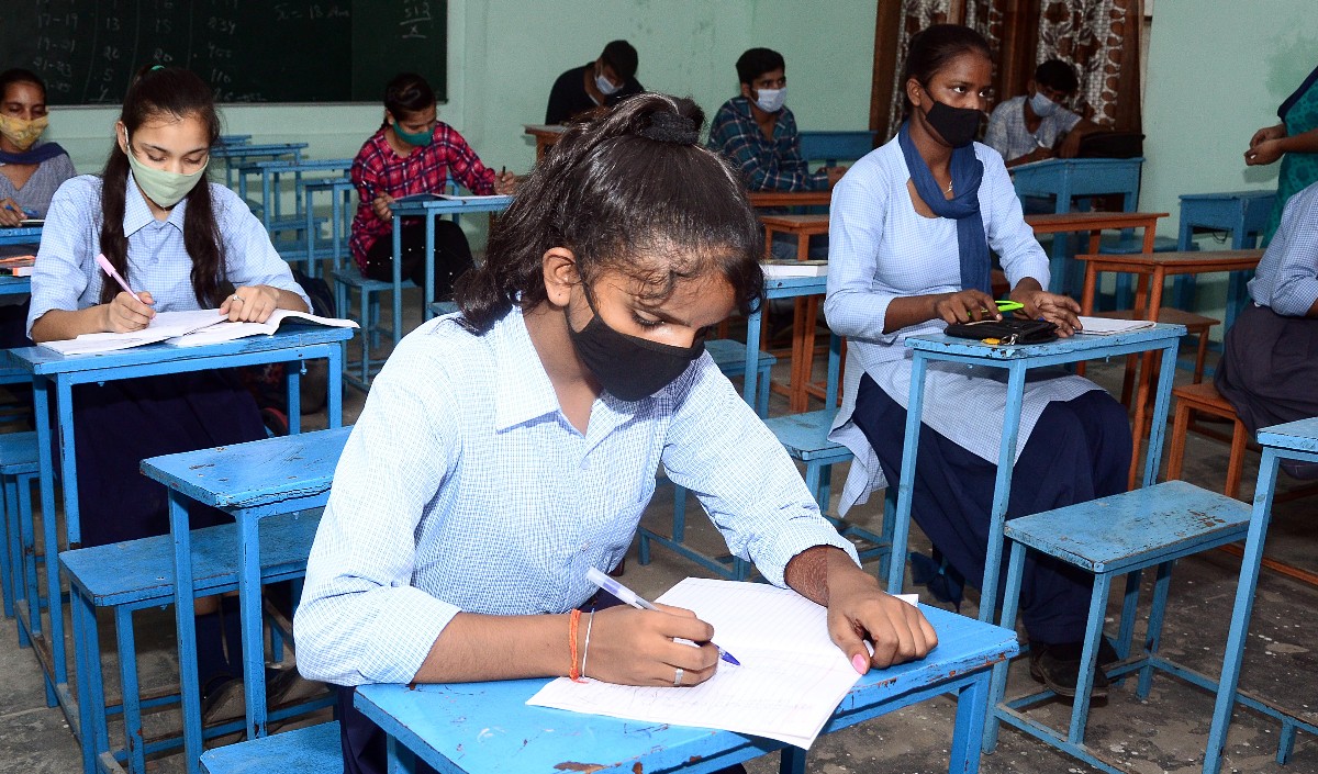 स्कूली शिक्षा को लेकर पंजाब के शिक्षा मंत्री ने मनीष सिसोदिया को दी चुनौती