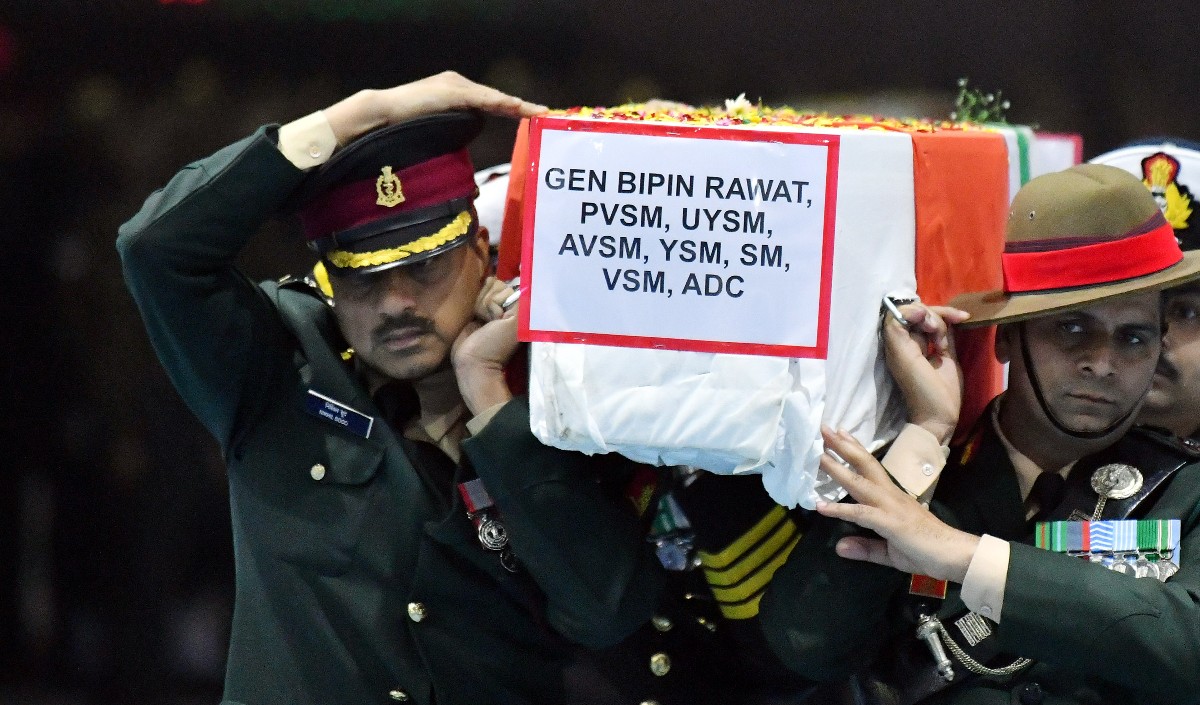 हेलीकॉप्टर हादसे की सभी संभावित पहलुओं से की जा रही जांच