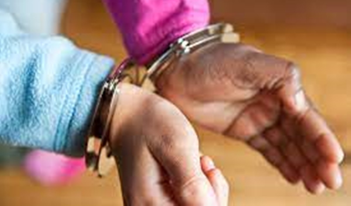 रिश्वत लेने के आरोप में पूर्व राजस्व कर्मचारी को तीन साल सश्रम कारावास की सजा