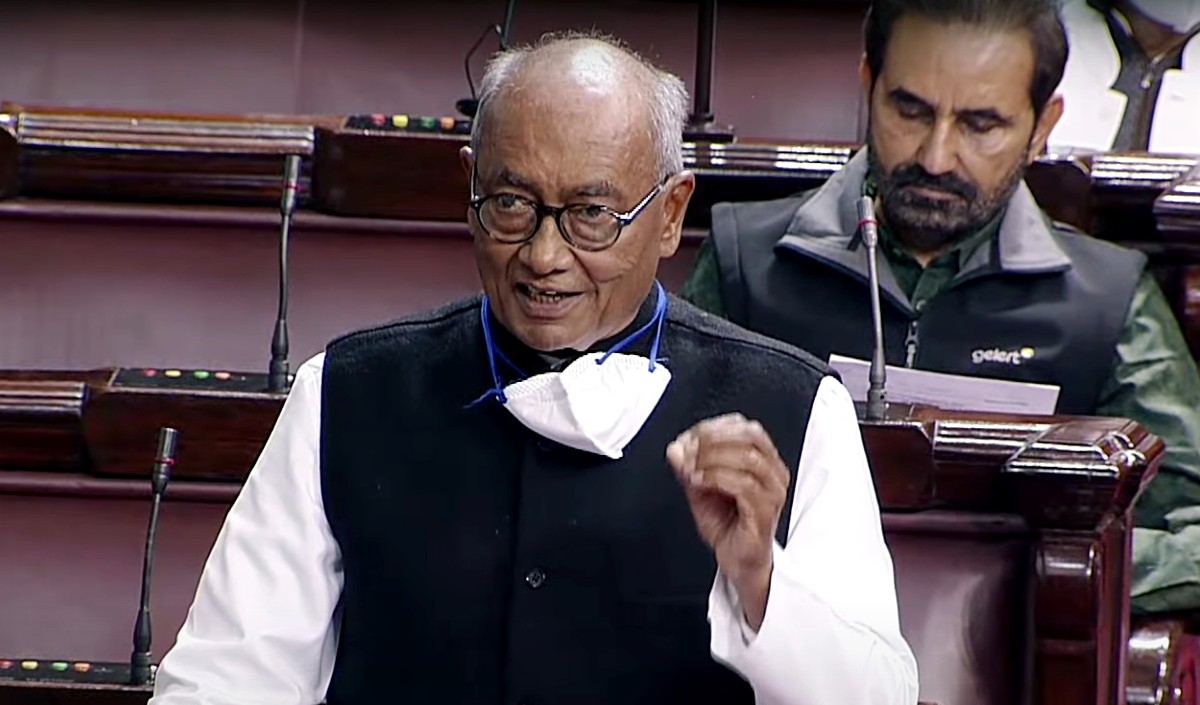 दीमक की तरह गुपचुप तरीके से पूरी व्यवस्था बिगाड़ रहा है संघ : दिग्विजय सिंह