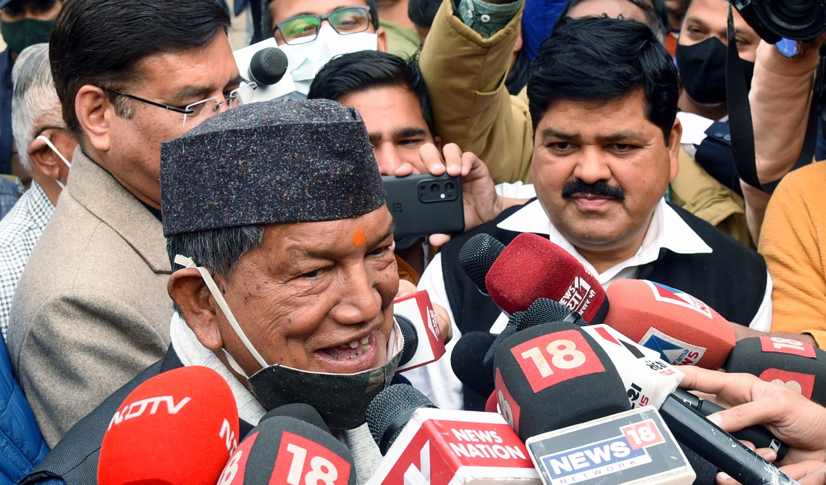 उत्तराखंड सरकार आचार संहिता का उल्लंघन कर रही: रावत