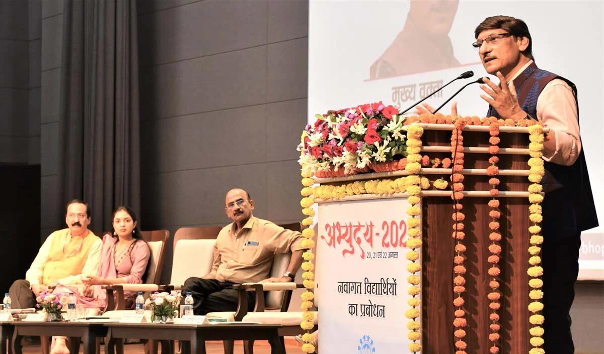 एआई से मीडिया में प्रतिस्पर्द्धा बढ़ेगी लेकिन गुणवत्ता में आएगा निखार: यशवंत व्यास