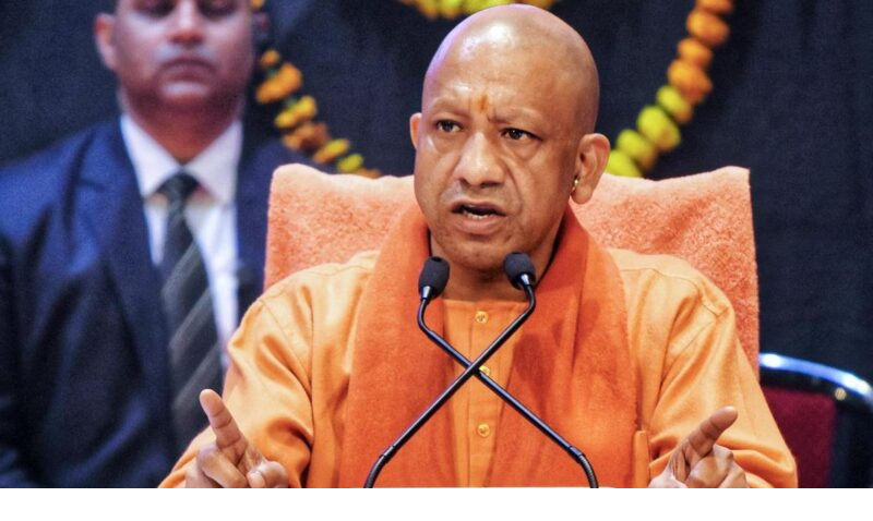 सीएम योगी ने शाहजहांपुर घटना का लिया संज्ञान, मूर्तियों की पुनर्स्थापना का दिया आदेश