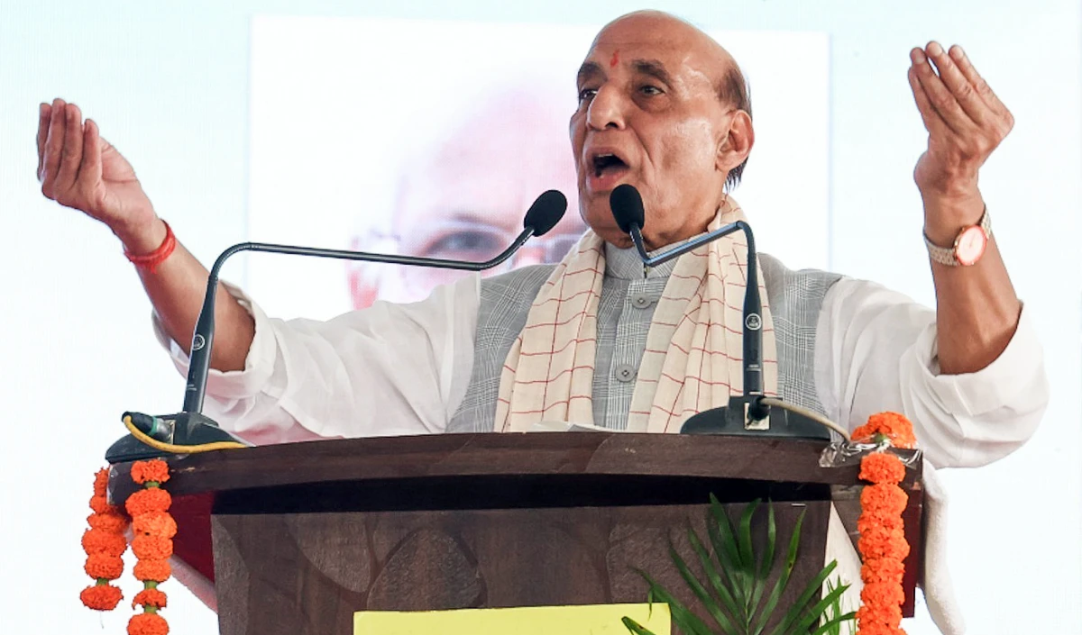 हिंद महासागर में चल रहा शक्ति प्रदर्शन..., राजनाथ सिंह ने मजबूत समुद्री तैयारी पर दिया जोर