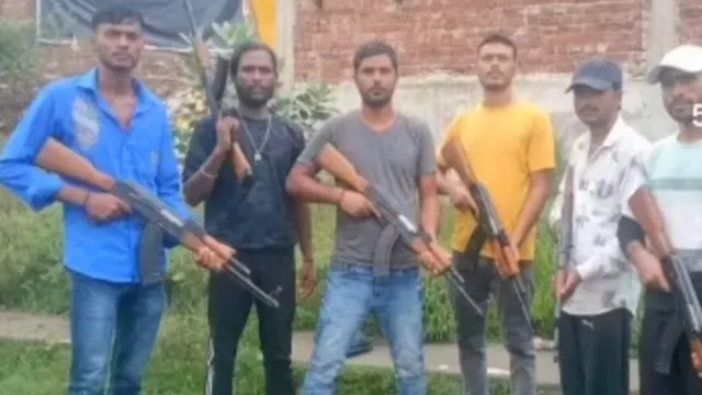 AK-47 जैसे हथियारों के साथ युवकों का Video Viral, Ranchi में पुलिस जांच पर सवाल