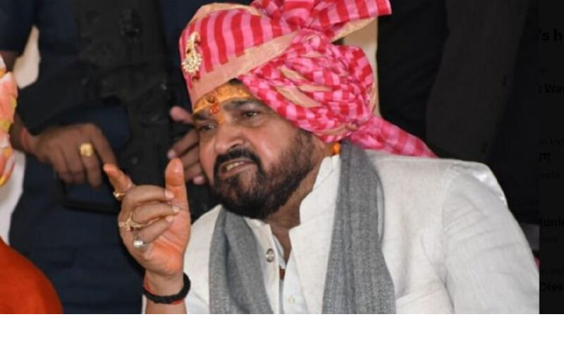 ब्रजभूषण सिंह ने मुसलमानों और सवर्णों को क्यों बताया खलनायक ? किस बात से खफा हुए पूर्व सांसद