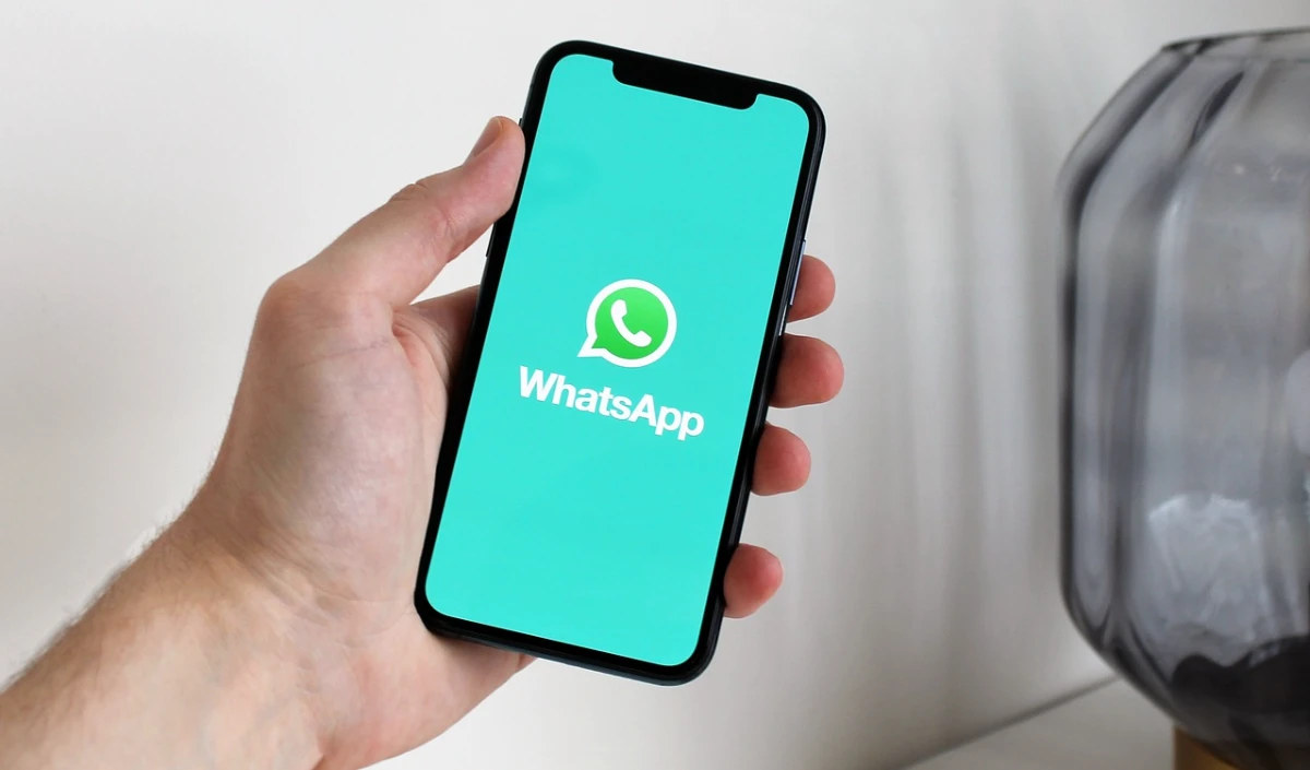 WhatsApp का बड़ा अपडेट: स्टेटस पर इमोजी रिएक्शन से एंगेजमेंट होगा सुपरफास्ट!